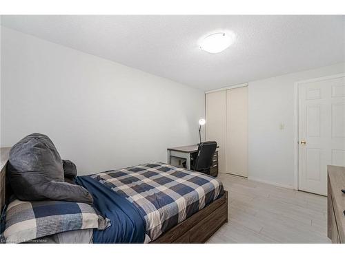 28-1675 Upper Gage Avenue, Hamilton, ON - Indoor Photo Showing Bedroom