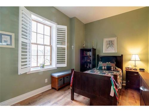 504 Main Street, Halton Hills, ON - Indoor Photo Showing Bedroom