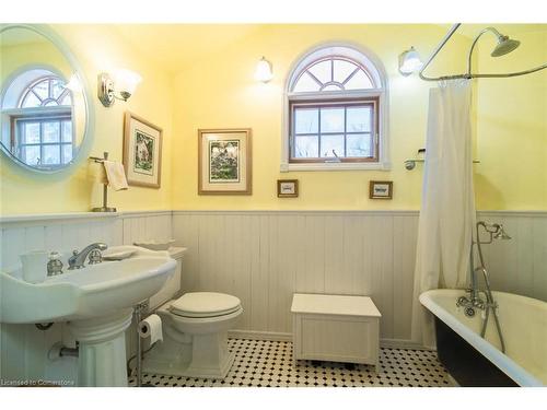 504 Main Street, Halton Hills, ON - Indoor Photo Showing Bathroom