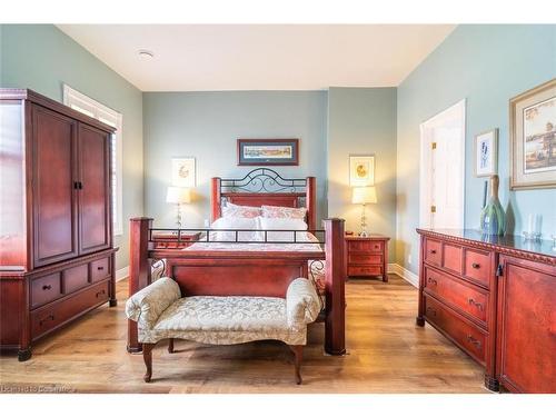 504 Main Street, Halton Hills, ON - Indoor Photo Showing Bedroom