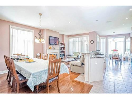 1031 Shaw Drive, Mississauga, ON - Indoor Photo Showing Dining Room