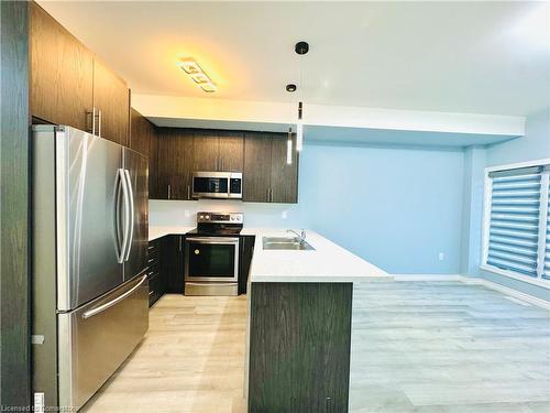 37 Delena Avenue S, Hamilton, ON - Indoor Photo Showing Kitchen With Double Sink With Upgraded Kitchen