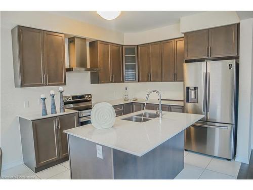 536 Beckview Crescent Crescent, Kitchener, ON - Indoor Photo Showing Kitchen With Stainless Steel Kitchen With Double Sink With Upgraded Kitchen