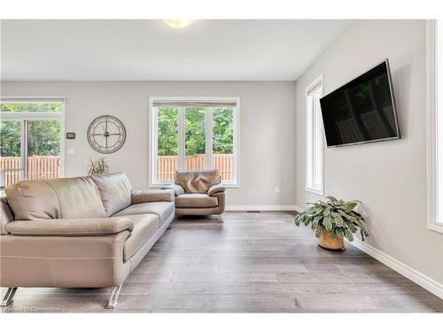 1051 Wright Drive, Midland, ON - Indoor Photo Showing Living Room