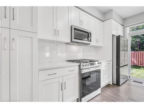 1051 Wright Drive, Midland, ON - Indoor Photo Showing Kitchen With Upgraded Kitchen