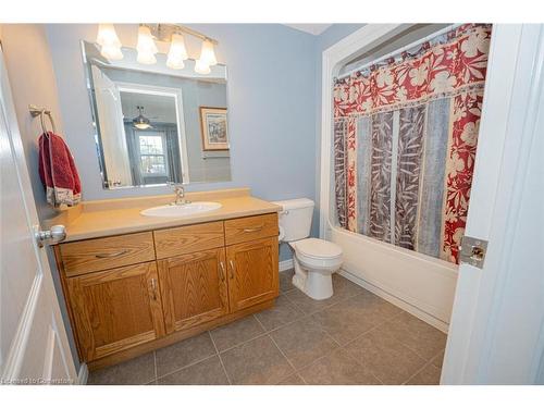 300 Severn Drive Drive, Guelph, ON - Indoor Photo Showing Bathroom