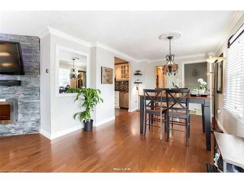 290 Pine Street, Milton, ON - Indoor Photo Showing Dining Room