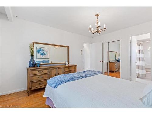 3690 Bluestream Crescent, Mississauga, ON - Indoor Photo Showing Bedroom