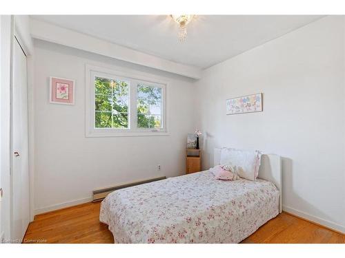 3690 Bluestream Crescent, Mississauga, ON - Indoor Photo Showing Bedroom