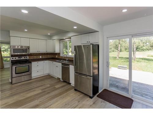 686078 Highway 2, Rr 5 Highway, Woodstock, ON - Indoor Photo Showing Kitchen