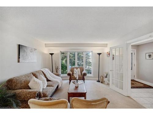 15 Canning Crescent, Cambridge, ON - Indoor Photo Showing Living Room