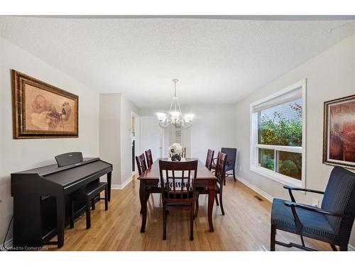 15 Canning Crescent, Cambridge, ON - Indoor Photo Showing Dining Room