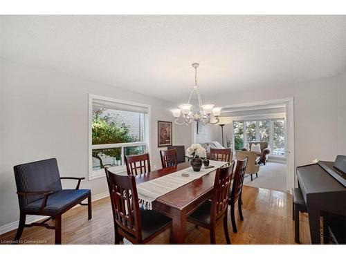 15 Canning Crescent, Cambridge, ON - Indoor Photo Showing Dining Room