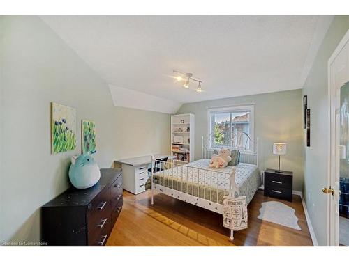 15 Canning Crescent, Cambridge, ON - Indoor Photo Showing Bedroom