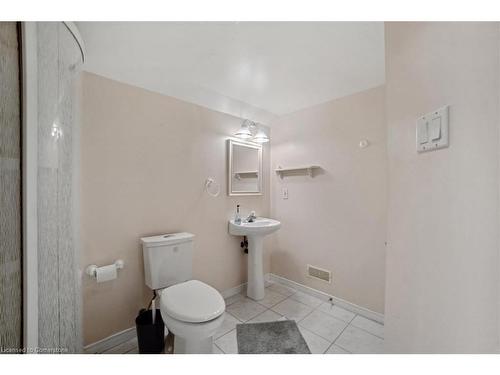 15 Canning Crescent, Cambridge, ON - Indoor Photo Showing Bathroom