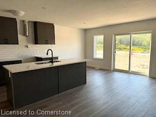 91 Queensbrook Crescent, Cambridge, ON - Indoor Photo Showing Kitchen