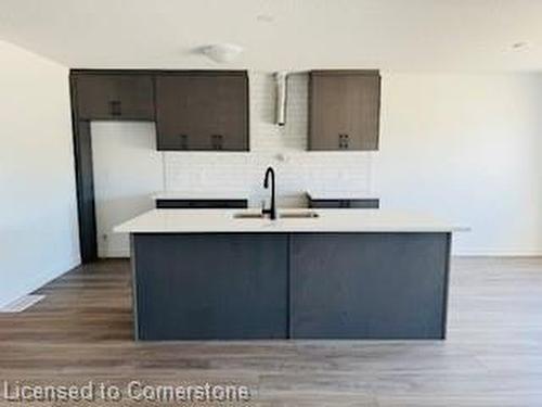 91 Queensbrook Crescent, Cambridge, ON - Indoor Photo Showing Kitchen