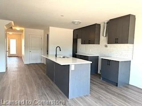 91 Queensbrook Crescent, Cambridge, ON - Indoor Photo Showing Kitchen