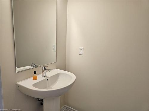 95 Conboy Drive, Erin, ON - Indoor Photo Showing Bathroom