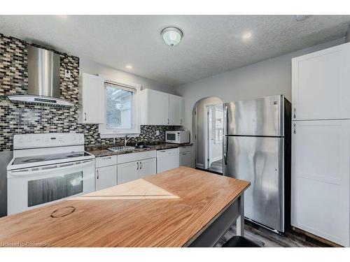 177 Highland Road W, Kitchener, ON - Indoor Photo Showing Kitchen