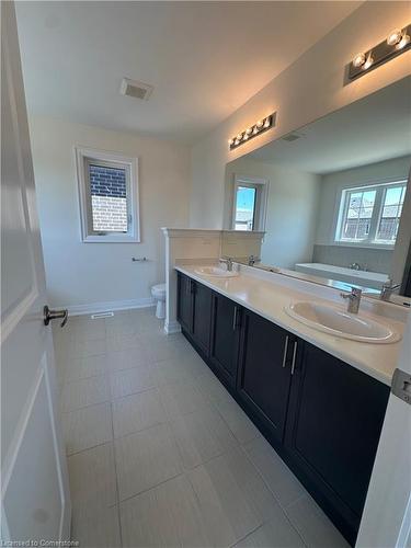 2 Hoad Street, Clarington, ON - Indoor Photo Showing Bathroom