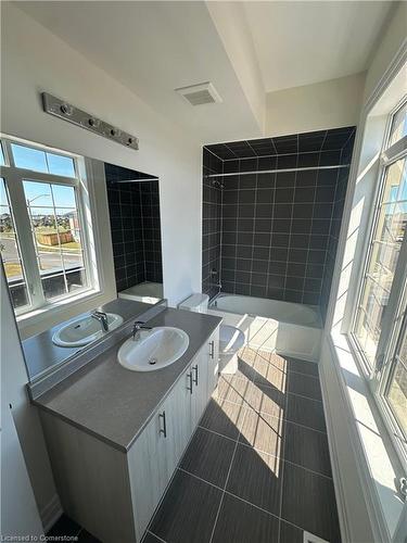 2 Hoad Street, Clarington, ON - Indoor Photo Showing Bathroom