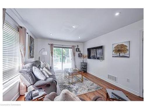 314 Golf Course Road, Simcoe, ON - Indoor Photo Showing Living Room