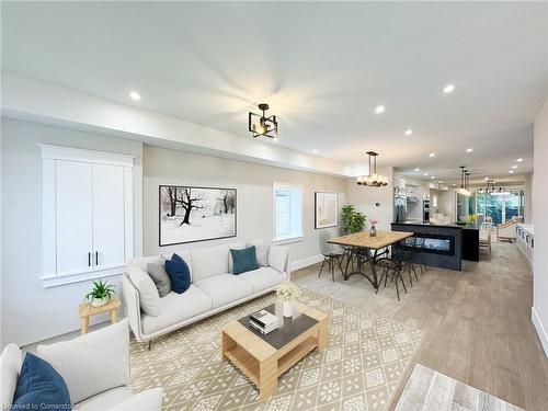 719 Third Street, Mississauga, ON - Indoor Photo Showing Living Room