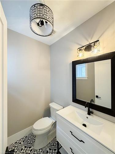 719 Third Street, Mississauga, ON - Indoor Photo Showing Bathroom