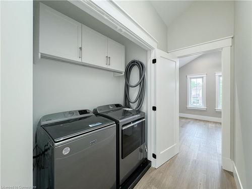 719 Third Street, Mississauga, ON - Indoor Photo Showing Laundry Room