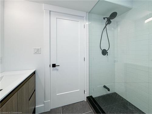 719 Third Street, Mississauga, ON - Indoor Photo Showing Bathroom