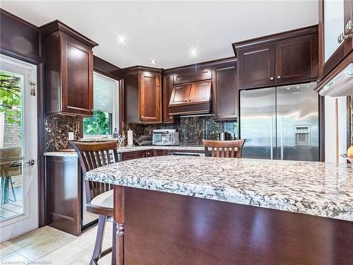 1842 Christopher Road, Mississauga, ON - Indoor Photo Showing Kitchen With Upgraded Kitchen