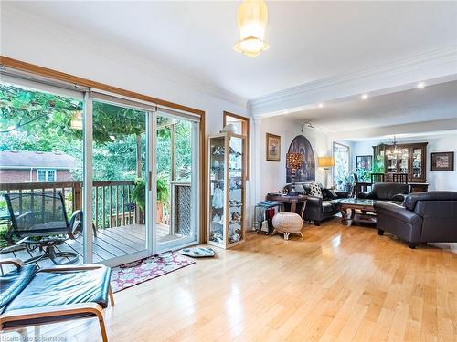 1842 Christopher Road, Mississauga, ON - Indoor Photo Showing Living Room