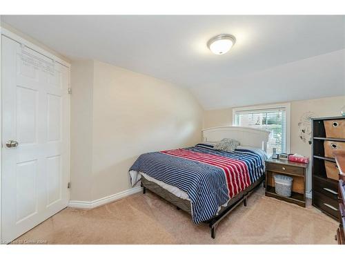 823 Dufferin Street, Woodstock, ON - Indoor Photo Showing Bedroom