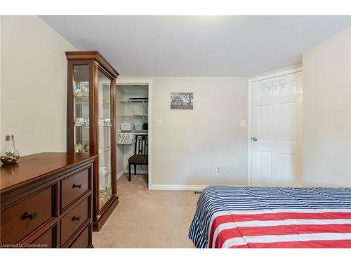 823 Dufferin Street, Woodstock, ON - Indoor Photo Showing Bedroom