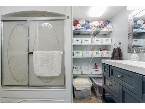 823 Dufferin Street, Woodstock, ON - Indoor Photo Showing Laundry Room