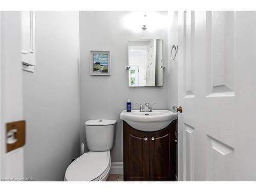 43 Kensington Avenue, Brantford, ON - Indoor Photo Showing Bathroom