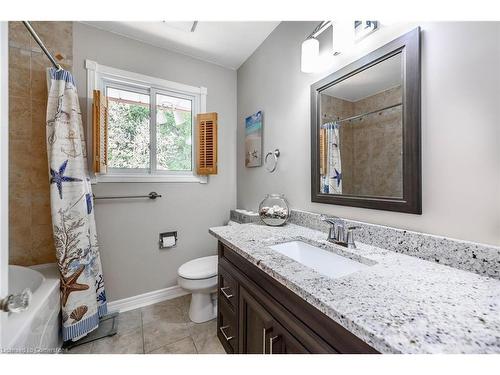 43 Kensington Avenue, Brantford, ON - Indoor Photo Showing Bathroom