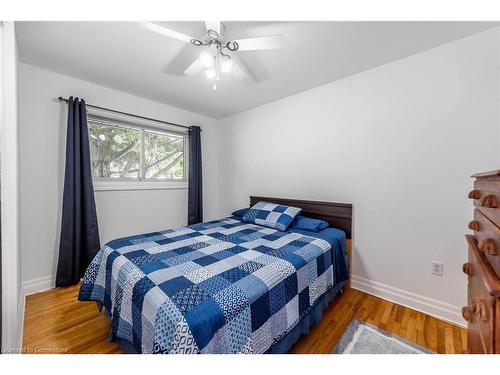 43 Kensington Avenue, Brantford, ON - Indoor Photo Showing Bedroom