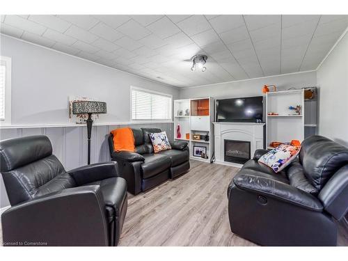 43 Kensington Avenue, Brantford, ON - Indoor Photo Showing Living Room With Fireplace