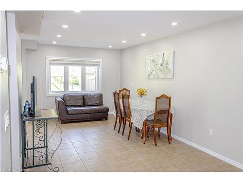 20 Curzon Cres Crescent, Guelph, ON - Indoor Photo Showing Dining Room