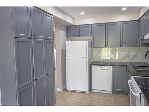 20 Curzon Cres Crescent, Guelph, ON - Indoor Photo Showing Kitchen