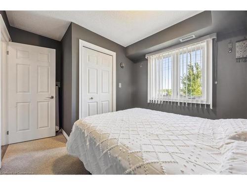 310-500 Mapleview Drive W, Barrie, ON - Indoor Photo Showing Bedroom