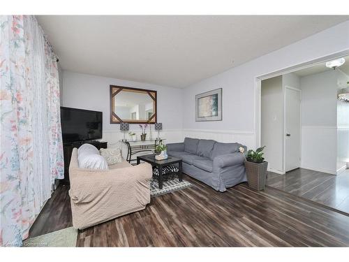 20 Hallcrown Court, Brampton, ON - Indoor Photo Showing Living Room