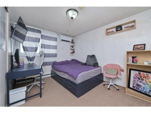 20 Hallcrown Court, Brampton, ON - Indoor Photo Showing Bedroom