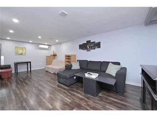 20 Hallcrown Court, Brampton, ON - Indoor Photo Showing Living Room