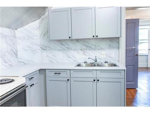 93 Melbourne Street W, Kawartha Lakes, ON - Indoor Photo Showing Kitchen With Double Sink