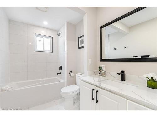 38A-830 Westlock Road, Mississauga, ON - Indoor Photo Showing Bathroom