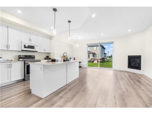 353 Buckthorn Drive Drive, Kingston, ON - Indoor Photo Showing Kitchen With Upgraded Kitchen