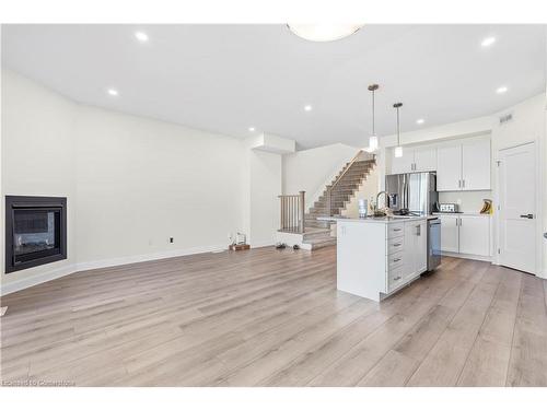 353 Buckthorn Drive Drive, Kingston, ON - Indoor Photo Showing Kitchen With Upgraded Kitchen